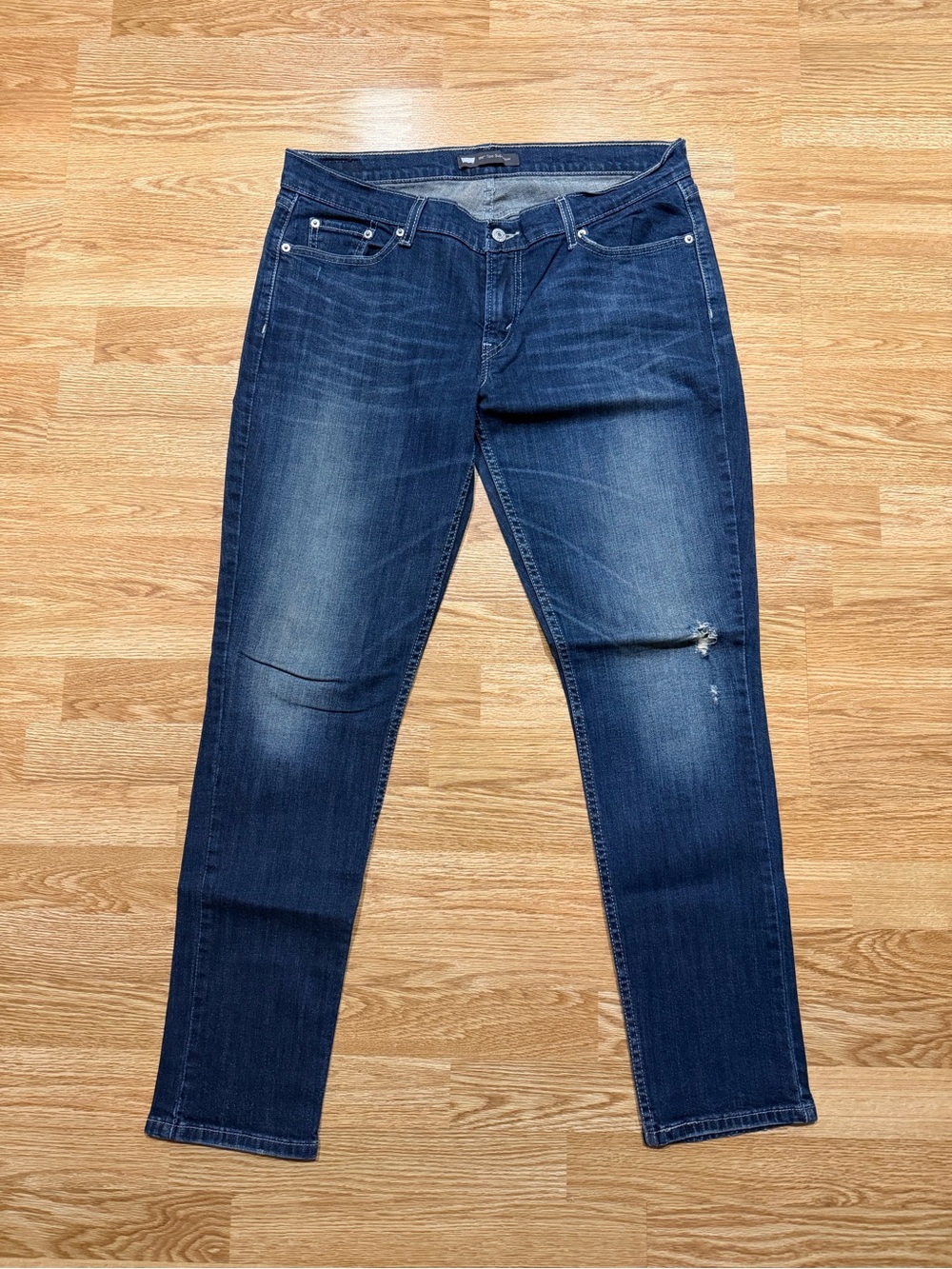 Levi’s 524 Too Superlow Jeans Size 15M Dark Wash Distressed